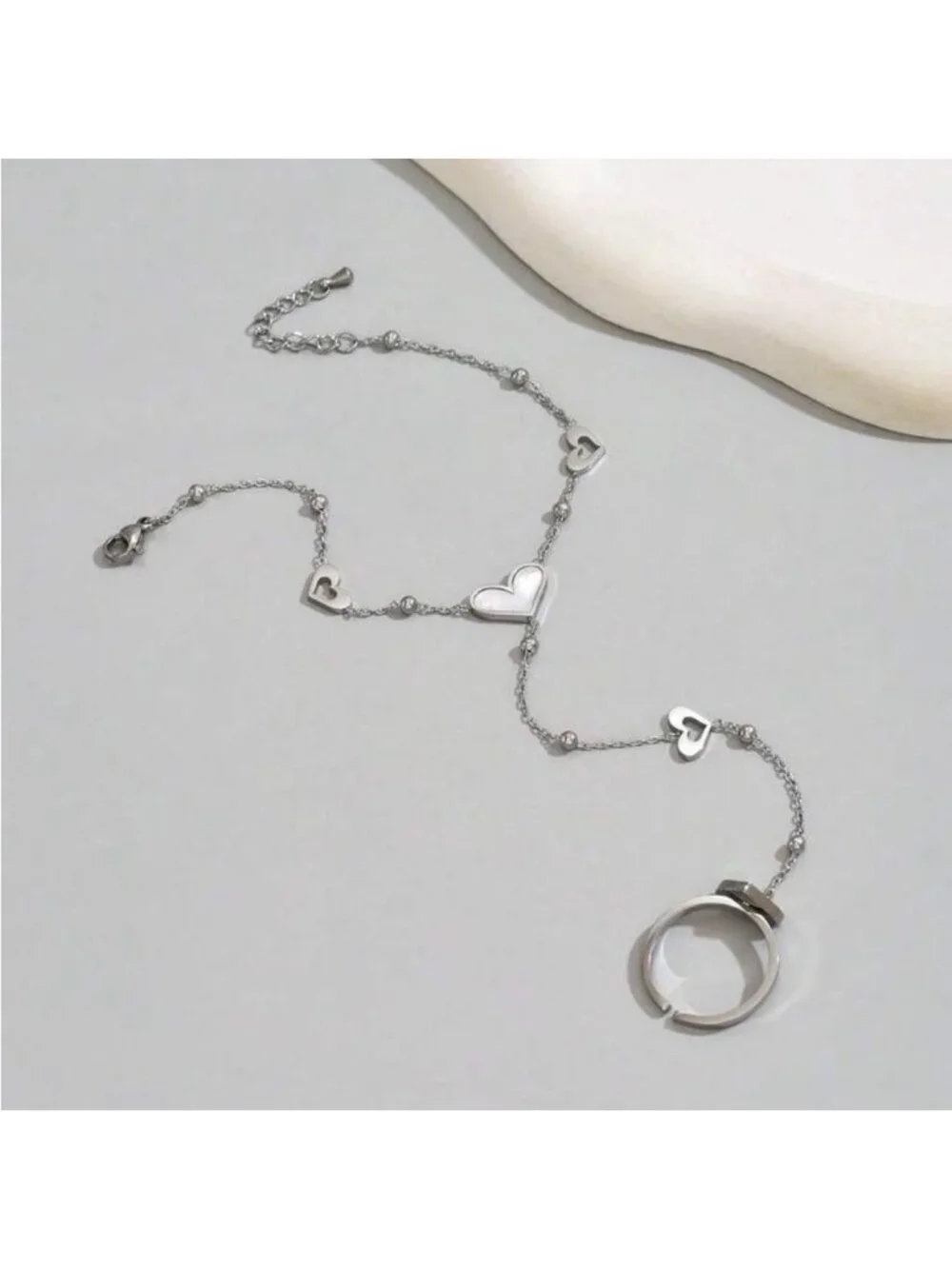 Heart hand chain Q909